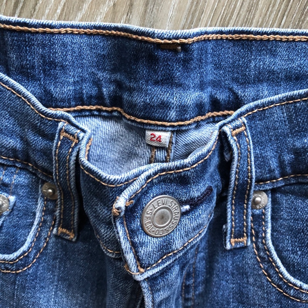 Levi Jean Shorts - Picture 4 of 6